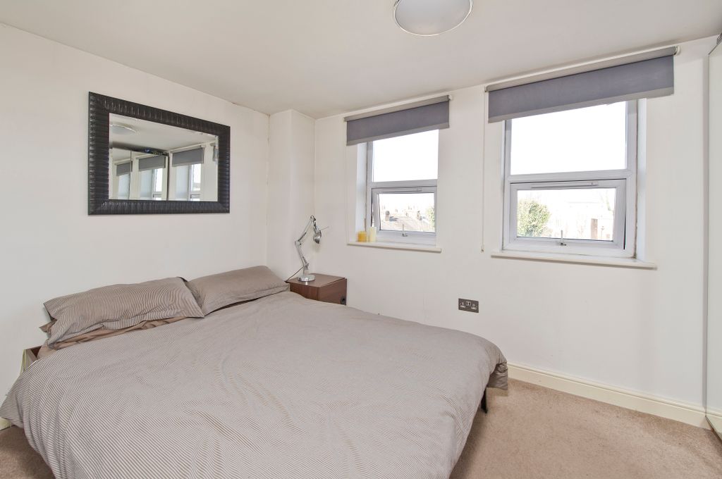 Property photo 3 of 7 5@20 Richmond Hill-7