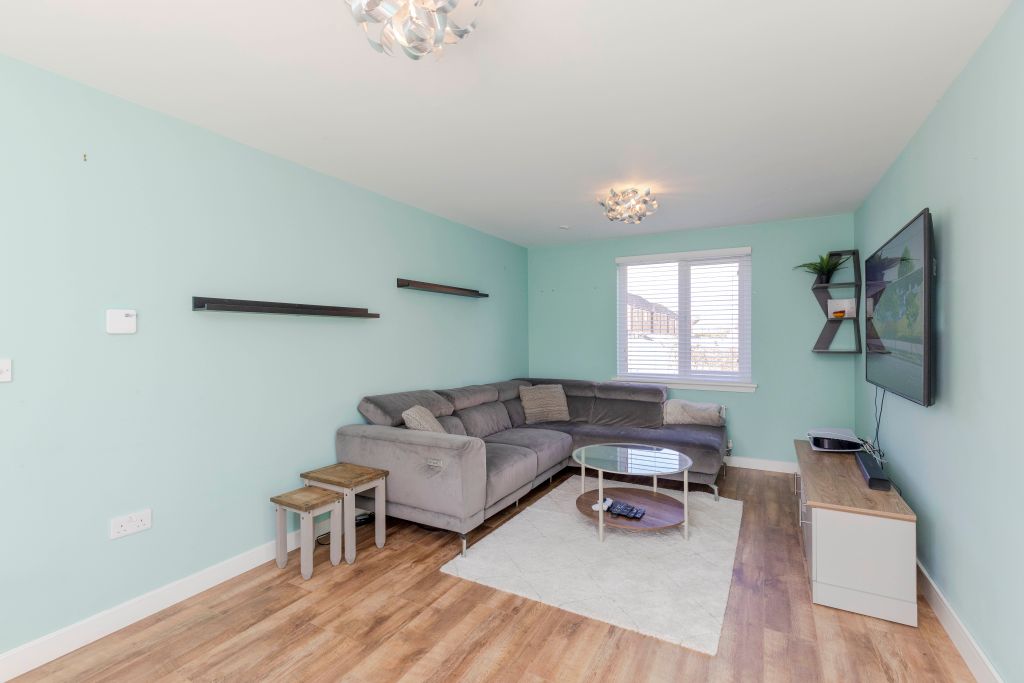 Property photo 3 of 33