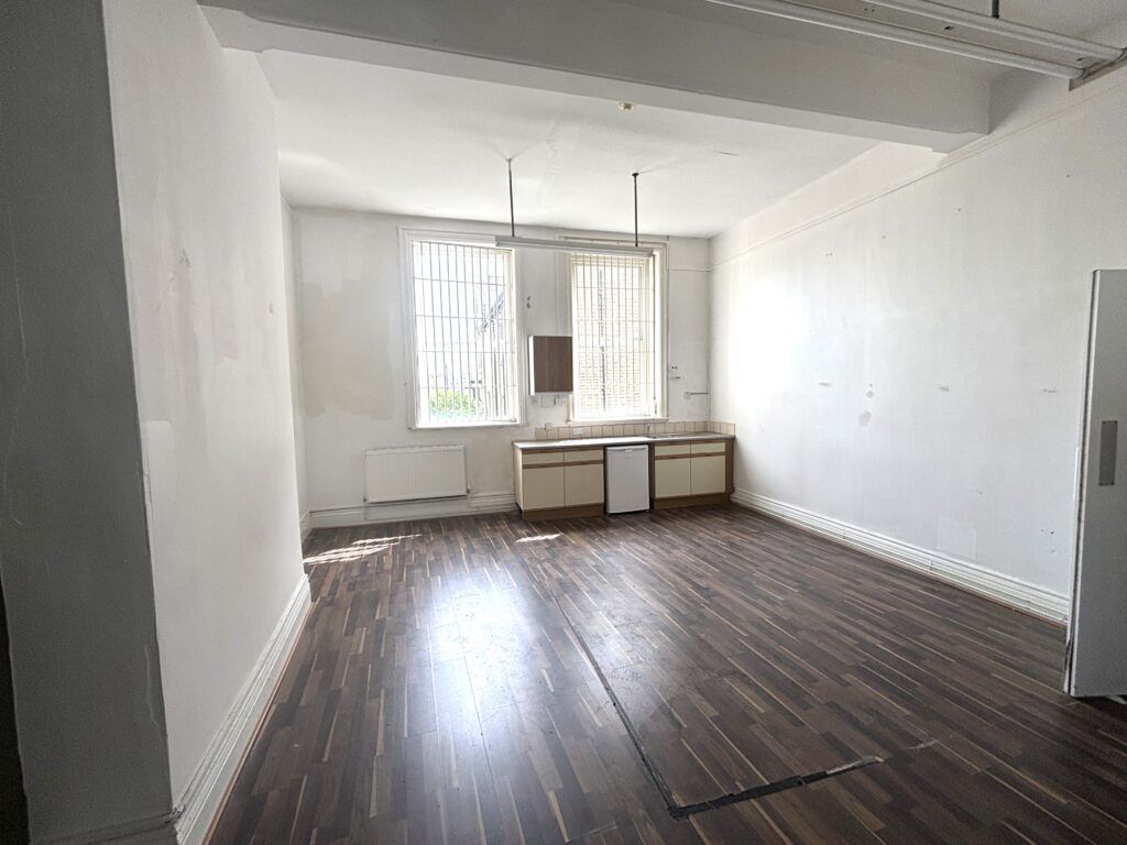 Property photo 3 of 5