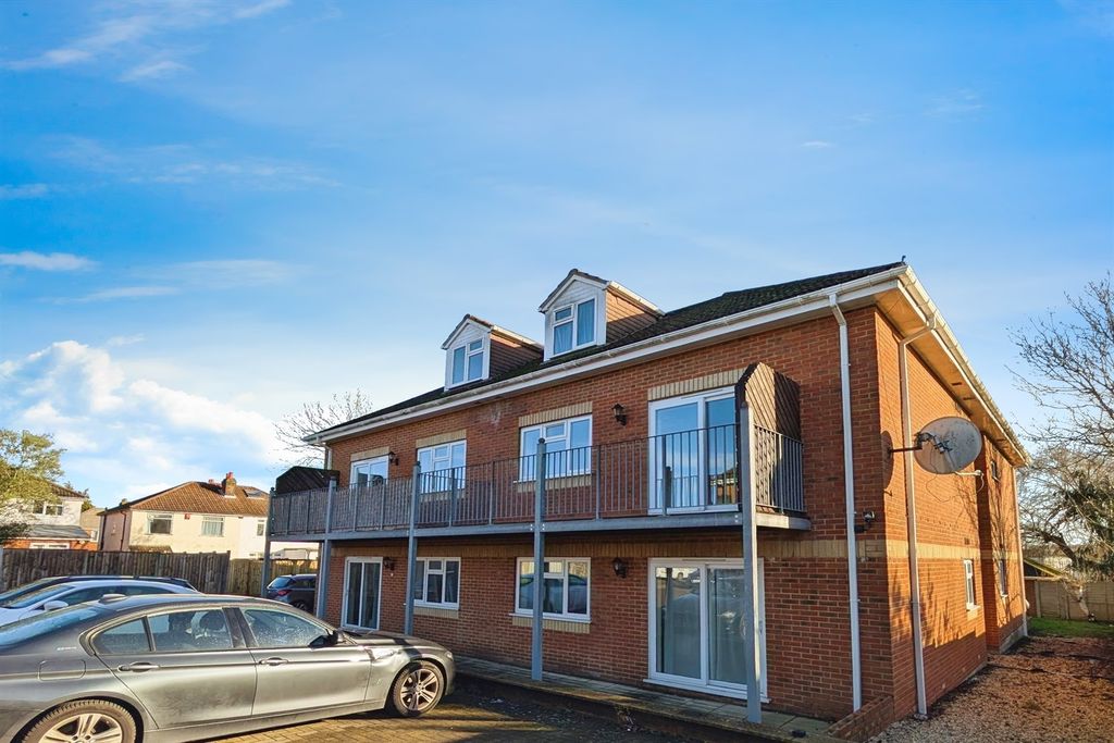 Property photo 1 of 7 (Main)