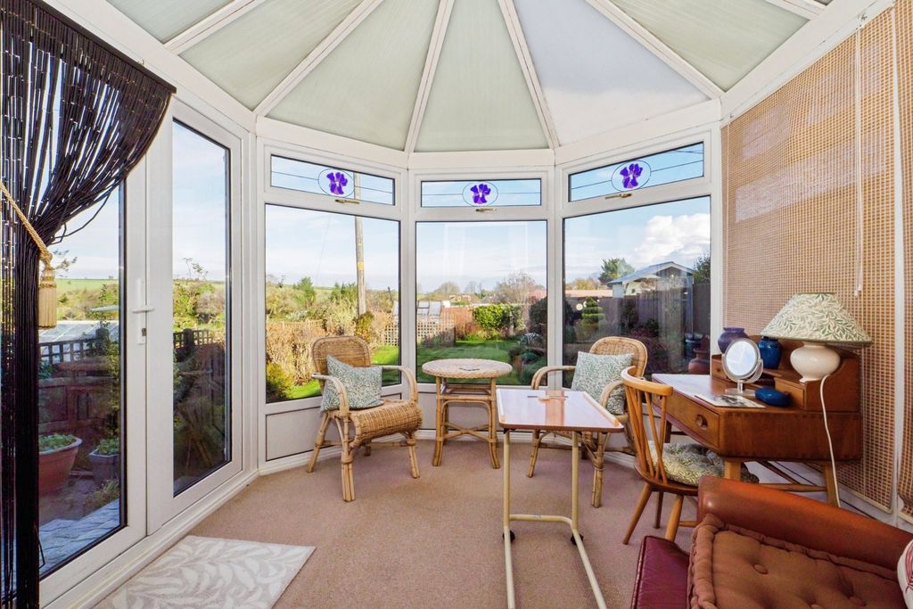 Property photo 2 of 20