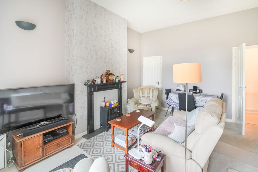 Property photo 3 of 19