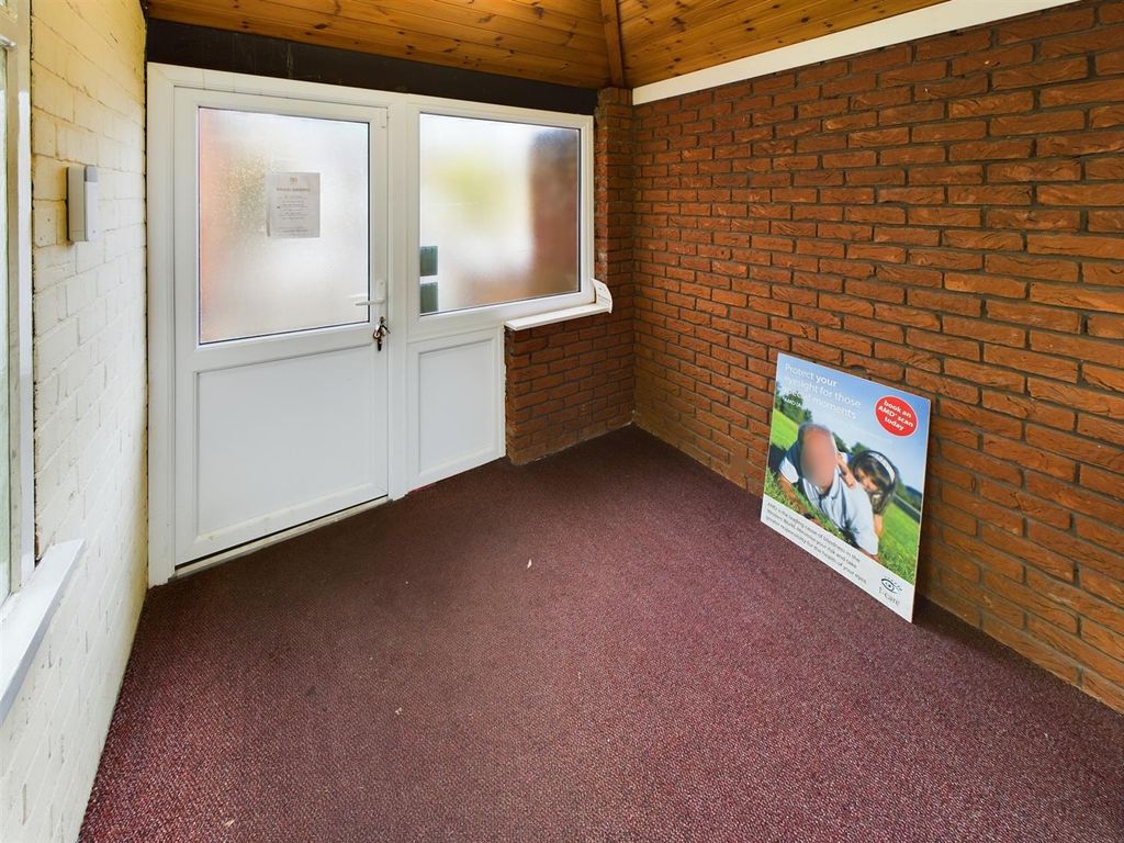 Property photo 2 of 32