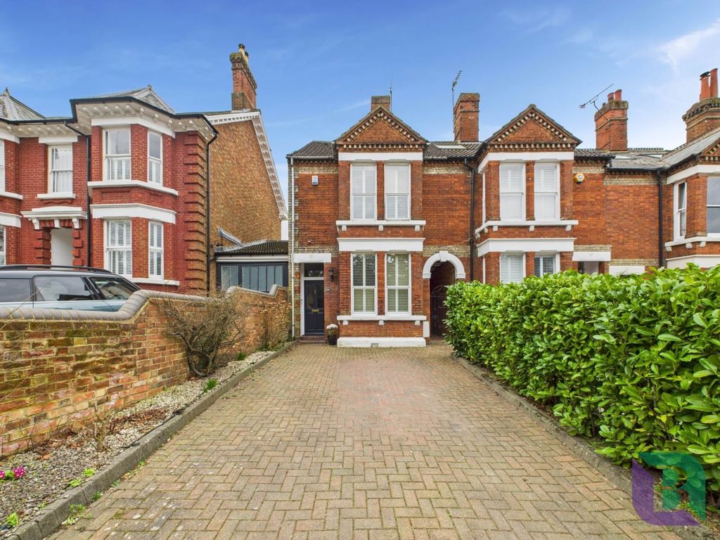 Property photo 1 of 26