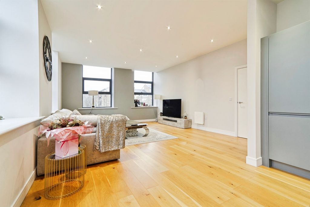 Property photo 2 of 11