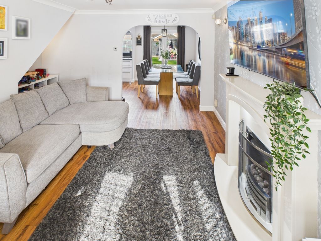 Property photo 2 of 20 Cam04233G0-Pr0030-Still005