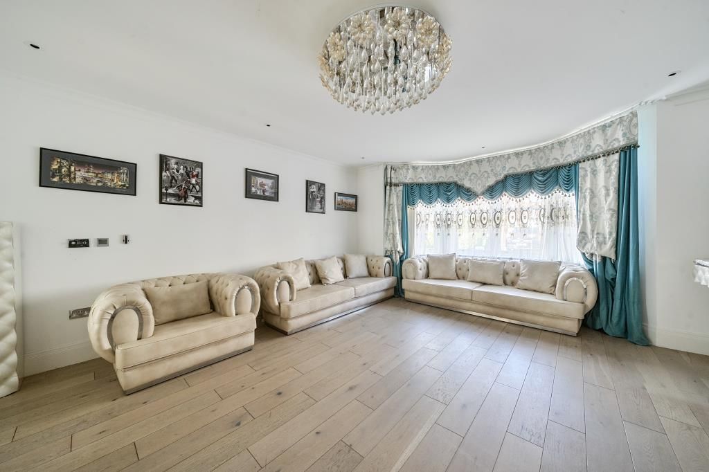 Property photo 2 of 23 Living Room