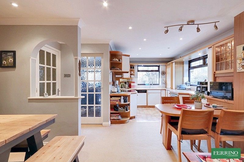 Property photo 2 of 28 Kitchen Breakfast Room