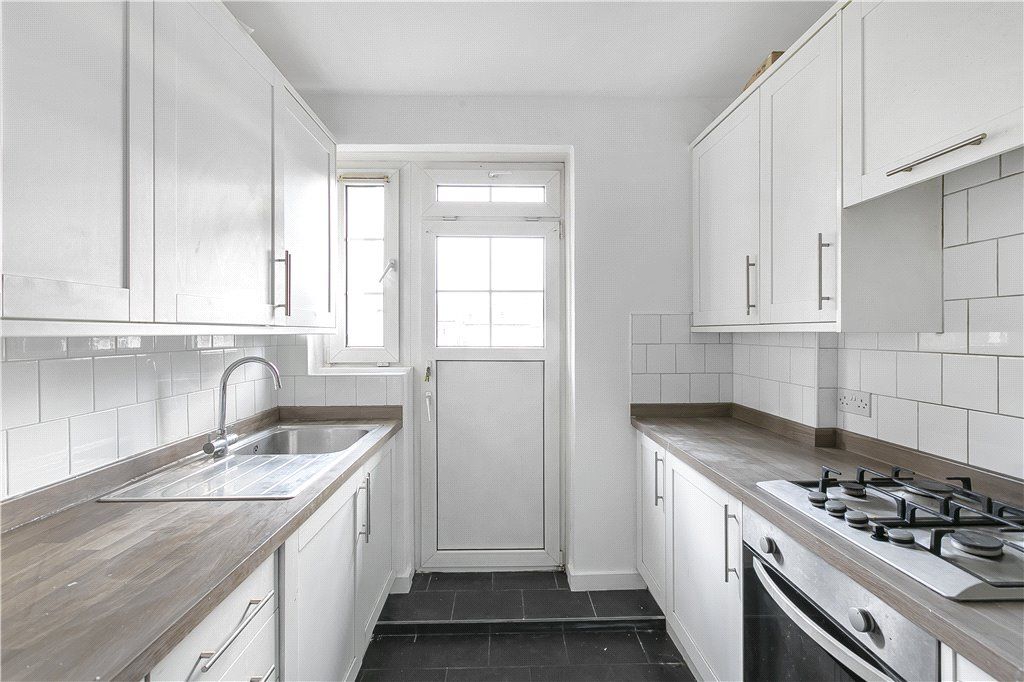 Property photo 3 of 15 Kitchen