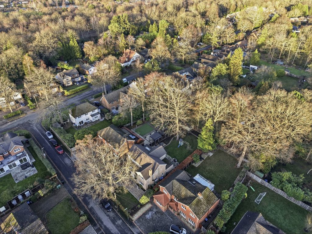 Property photo 1 of 33