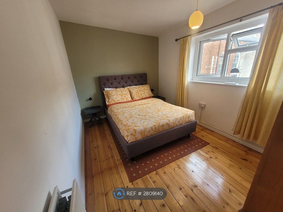 Property photo 3 of 13 Bedroom 1