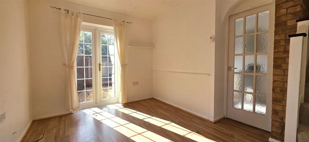 Property photo 3 of 6 Sitting Room.Jpg