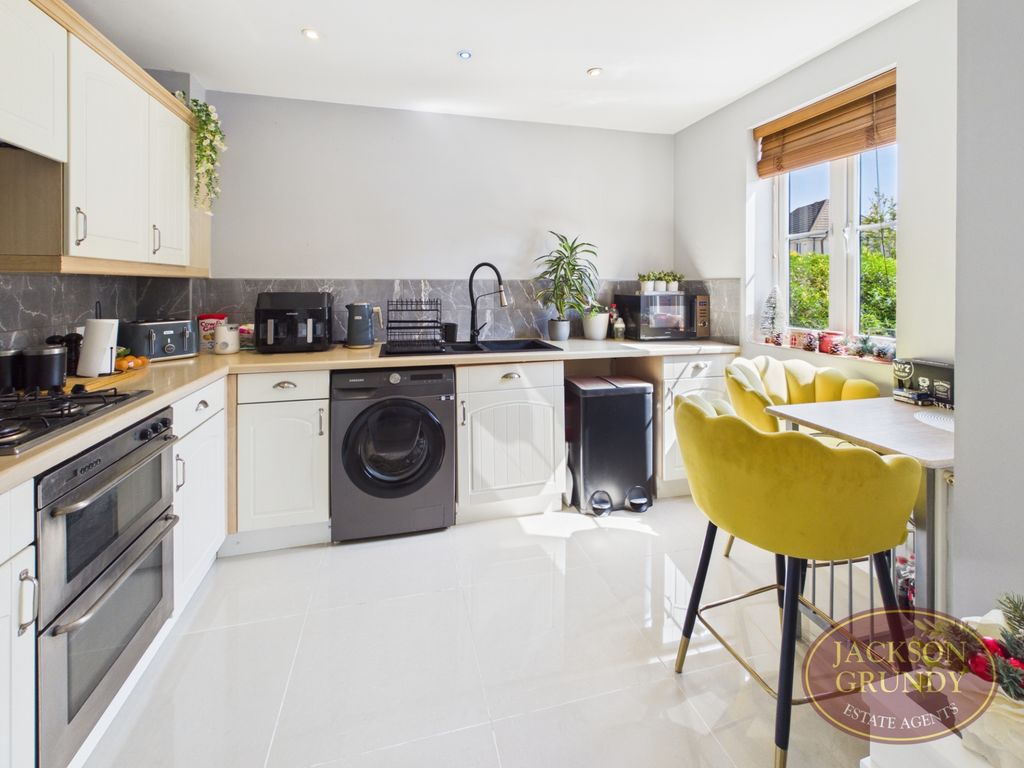 Property photo 3 of 18 Berrywood