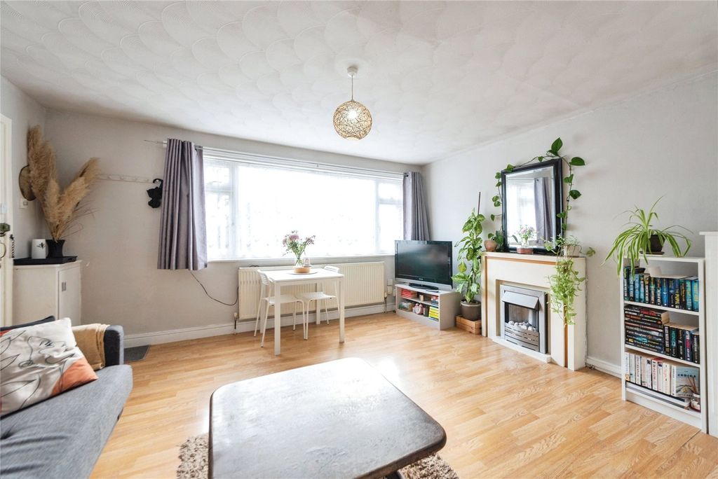 Property photo 2 of 16 Picture No. 08