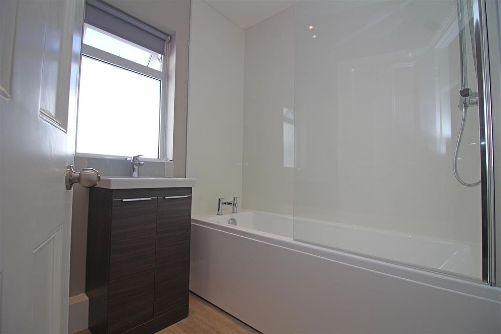 Property photo 3 of 11 17.Jpg