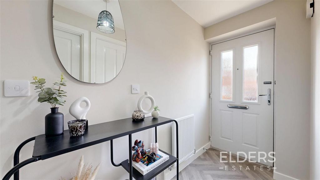 Property photo 3 of 12 Entrance Hall