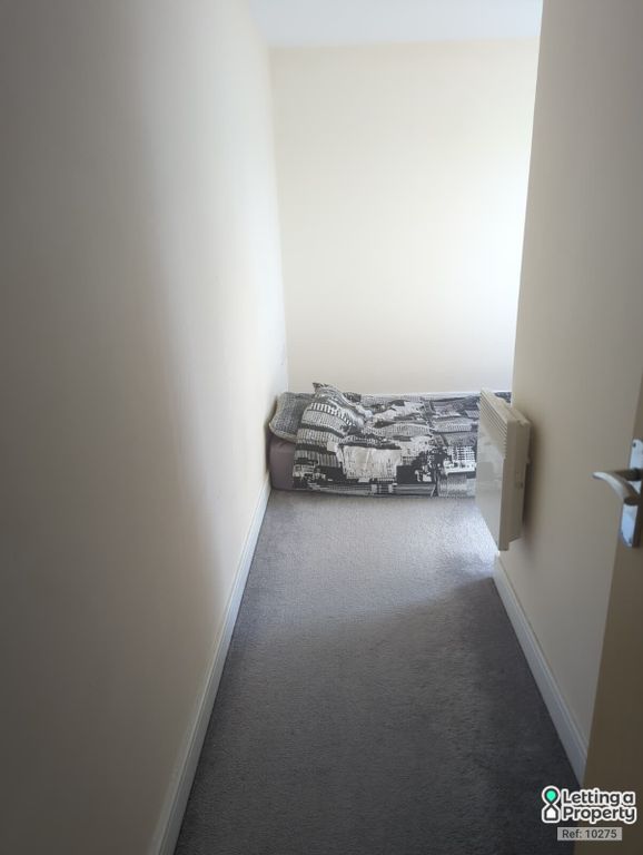 Property photo 2 of 31