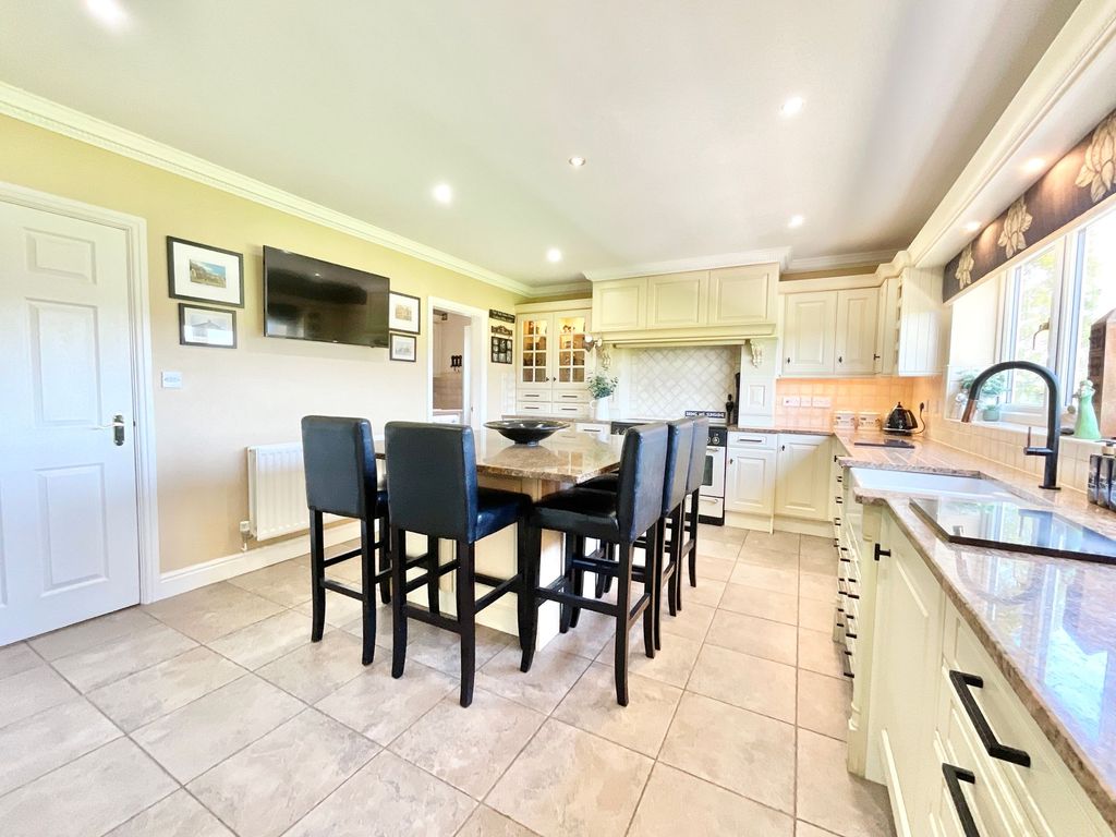 Property photo 2 of 42