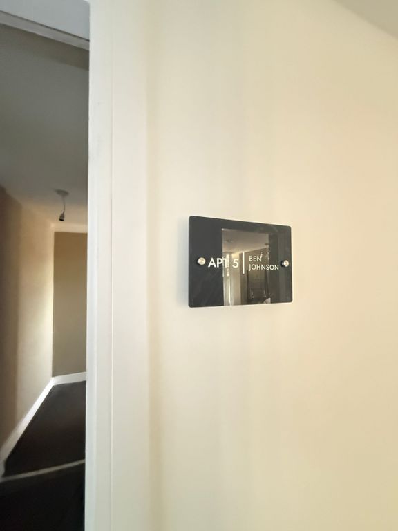 Property photo 3 of 7 Gallery