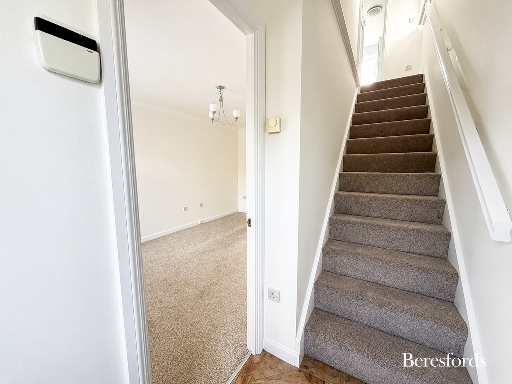 Property photo 2 of 16 Entrance Hallway