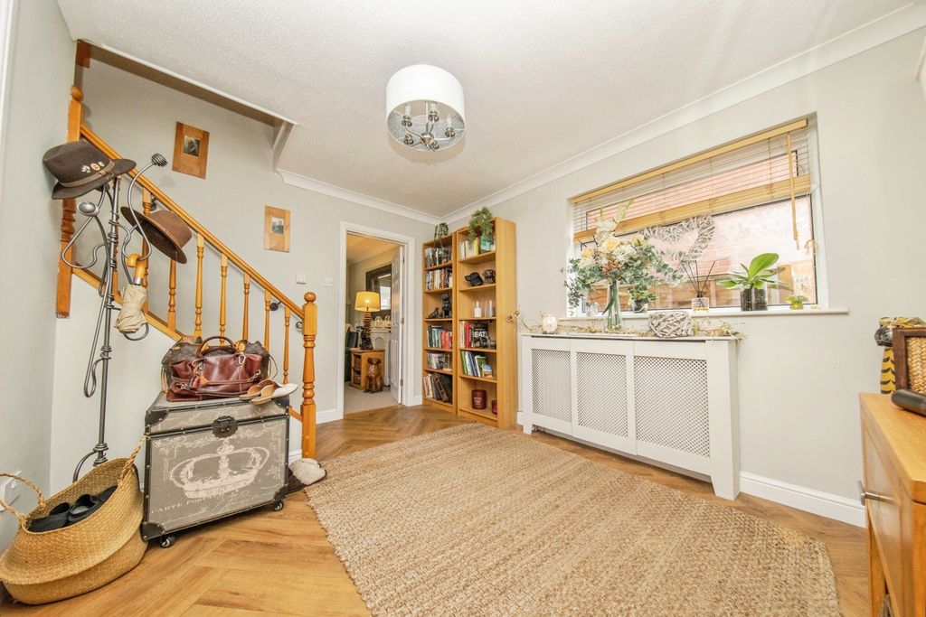 Property photo 2 of 33 Pbox-Img.Jpg