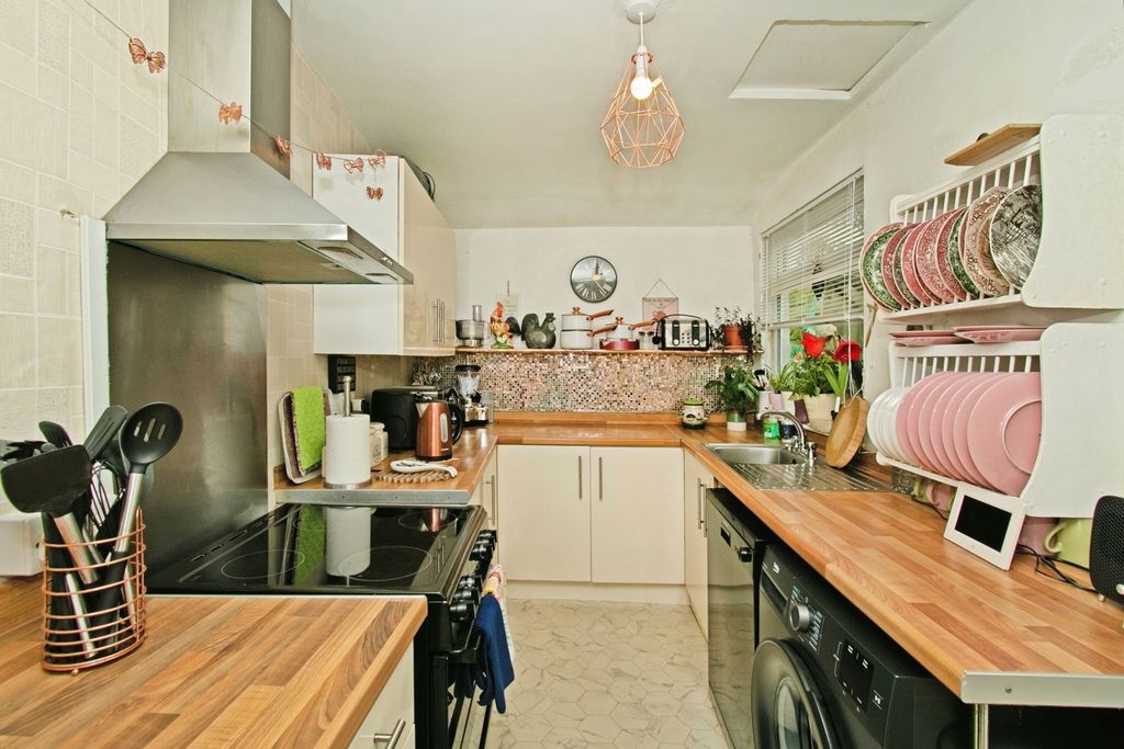 Property photo 2 of 24 Pbox-Img.Jpg