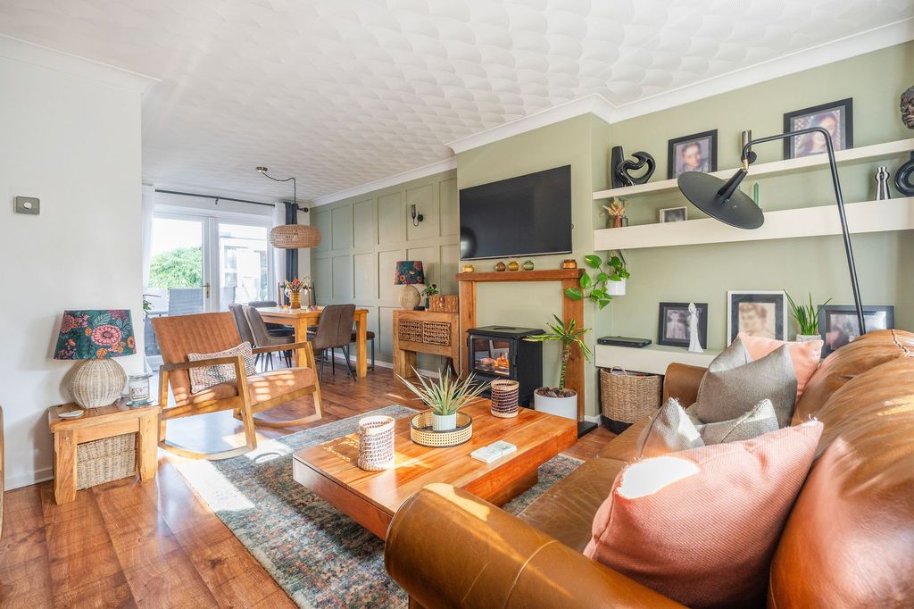 Property photo 3 of 24