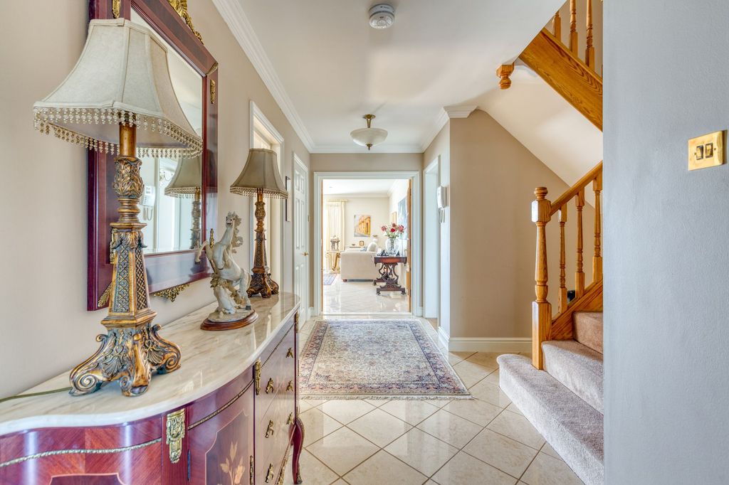 Property photo 3 of 43