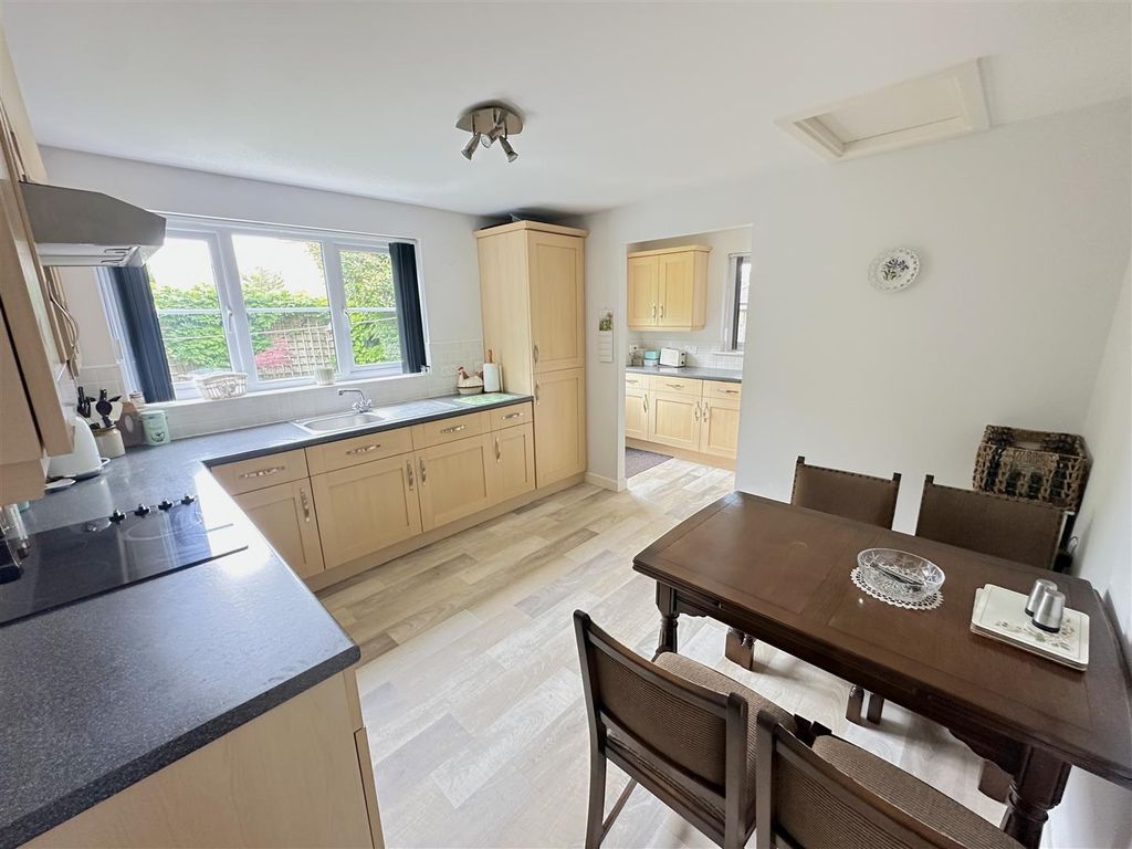 Property photo 2 of 26 Dining Kitchen