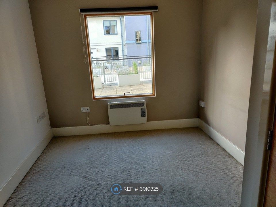Property photo 3 of 16 Bedroom