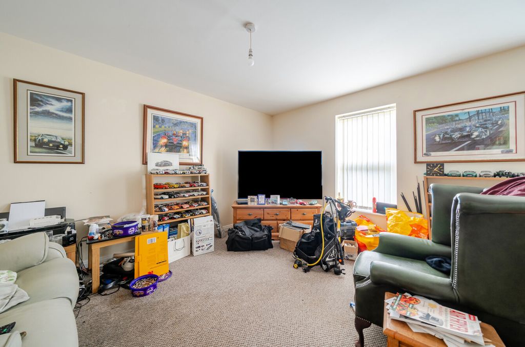Property photo 3 of 9 1530896-4-1A1409c...