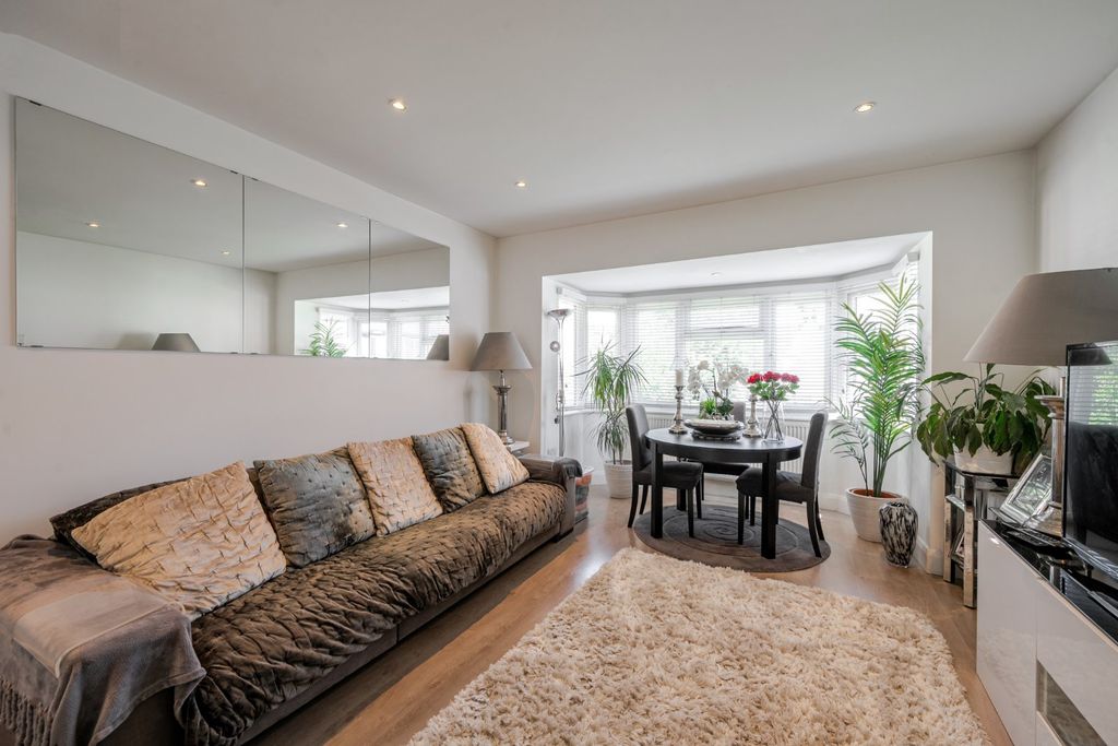 Property photo 1 of 19 Picture No. 09