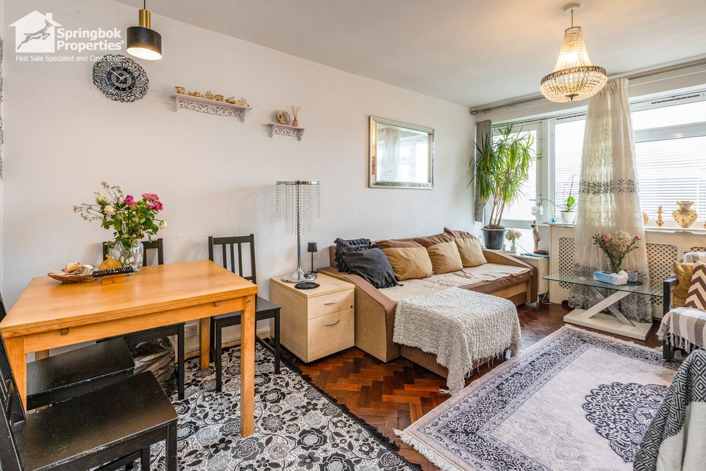 Property photo 3 of 11 Image 2