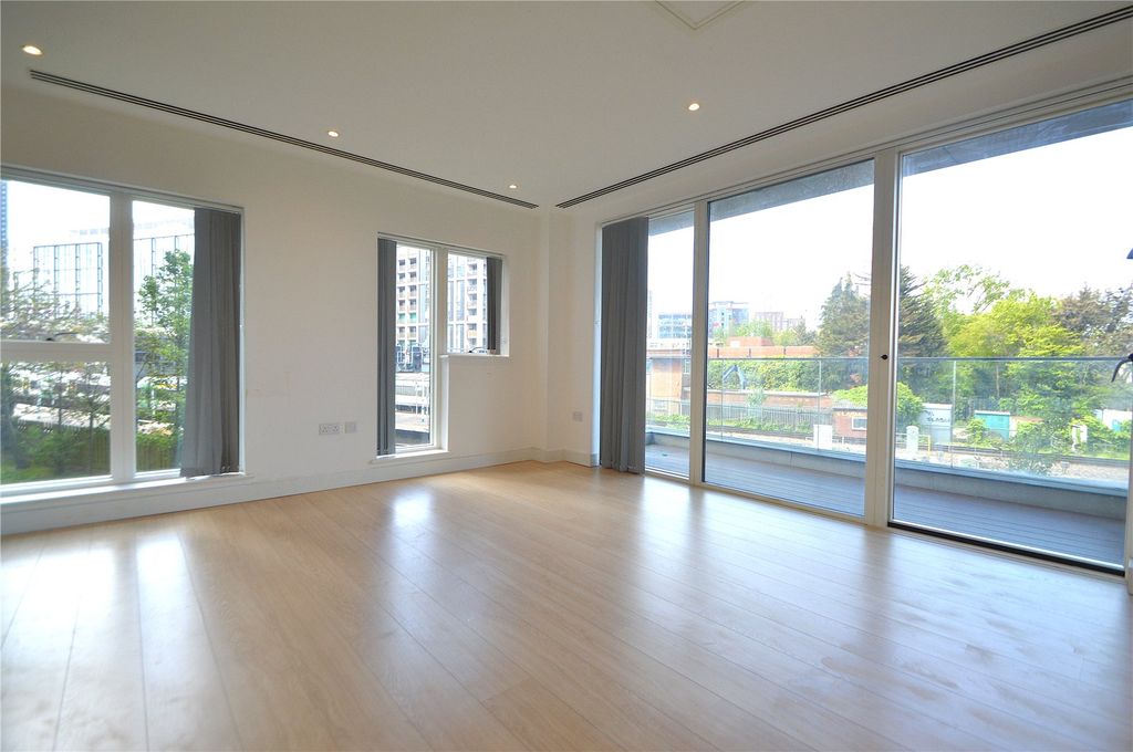 Property photo 2 of 13 Picture No. 12