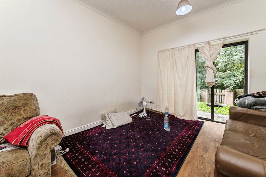 Property photo 3 of 12 Picture No. 05