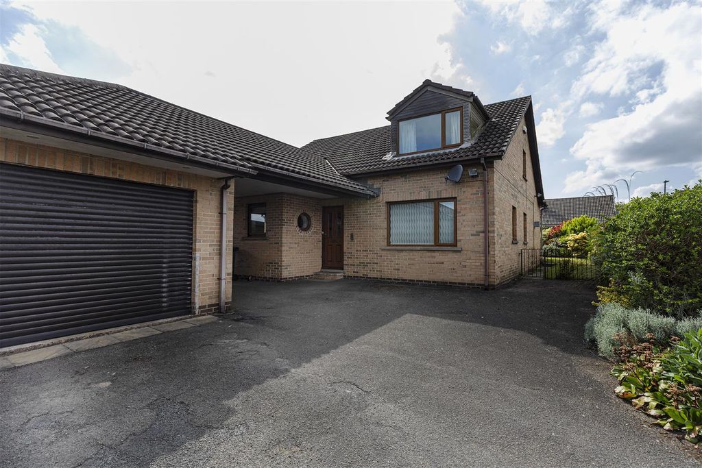 Property photo 1 of 42