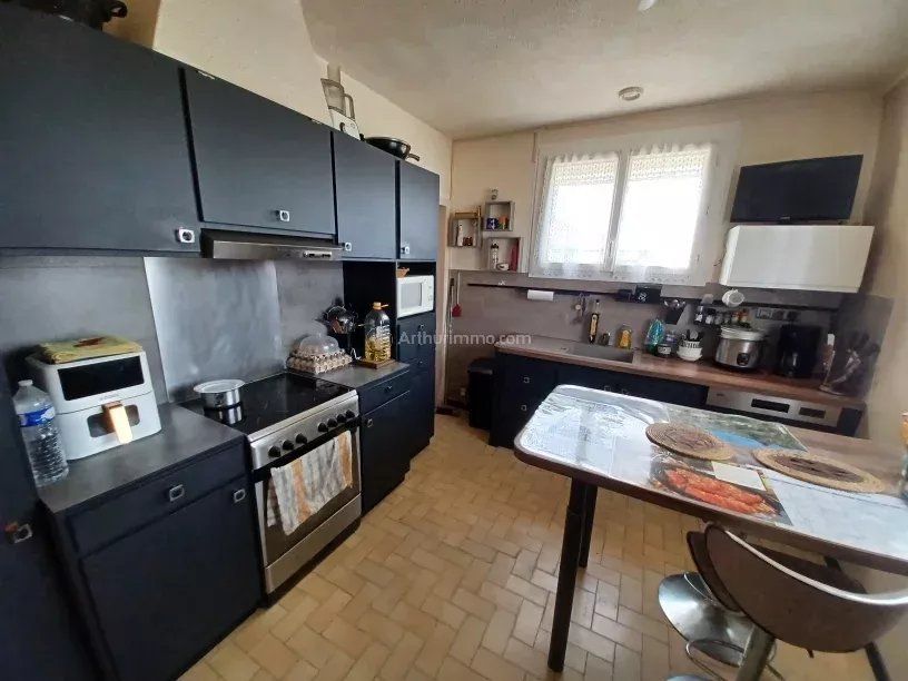 Property photo 2 of 17