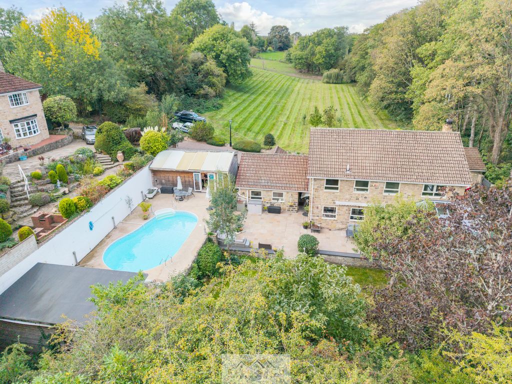 Property photo 2 of 53