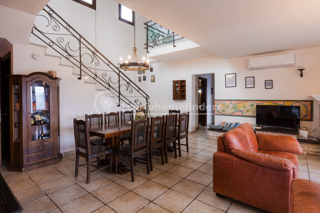 Property photo 3 of 20 Dining To Stairs