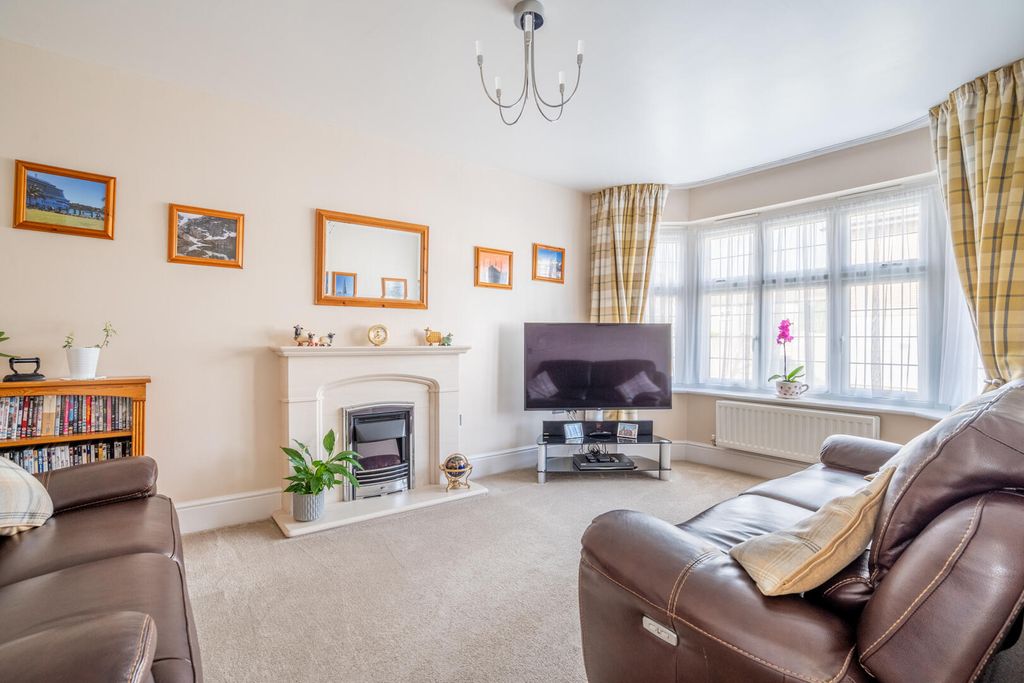 Property photo 2 of 16 Living Room