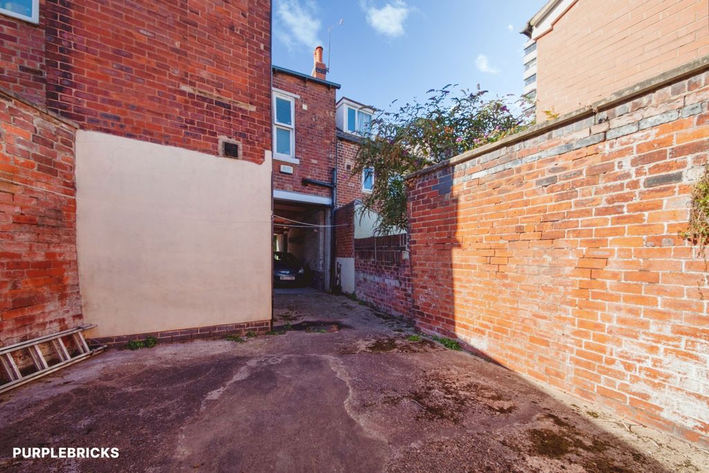 Property photo 2 of 37