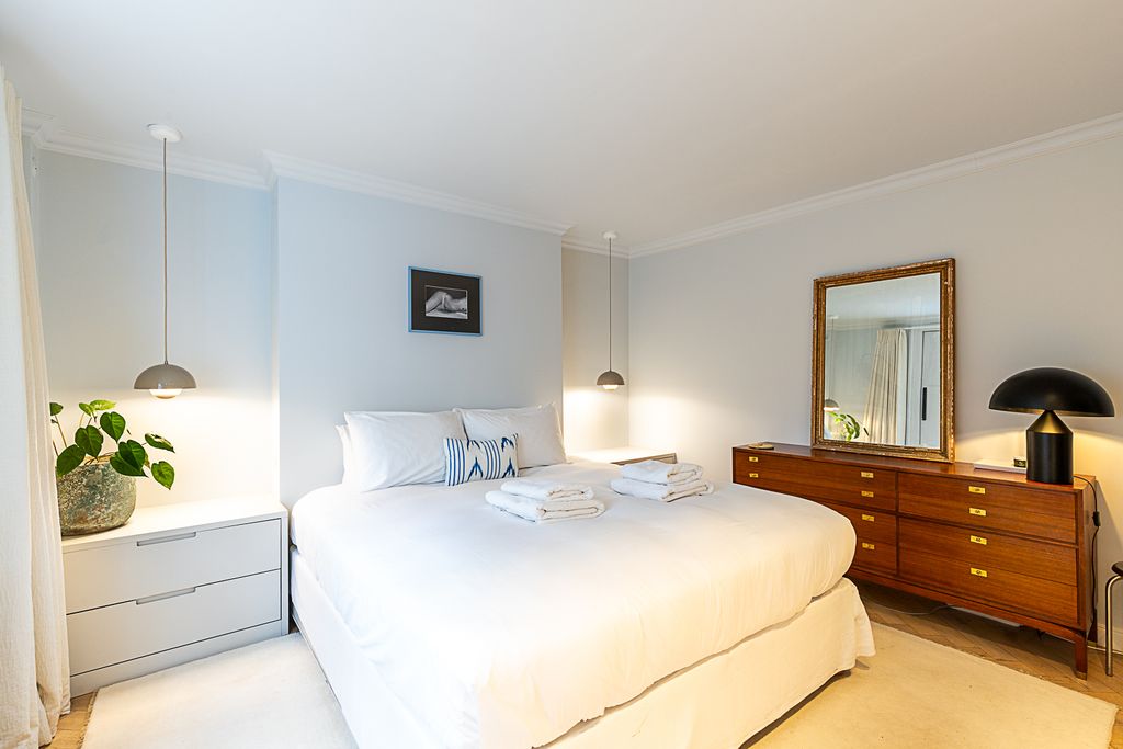 Property photo 2 of 33