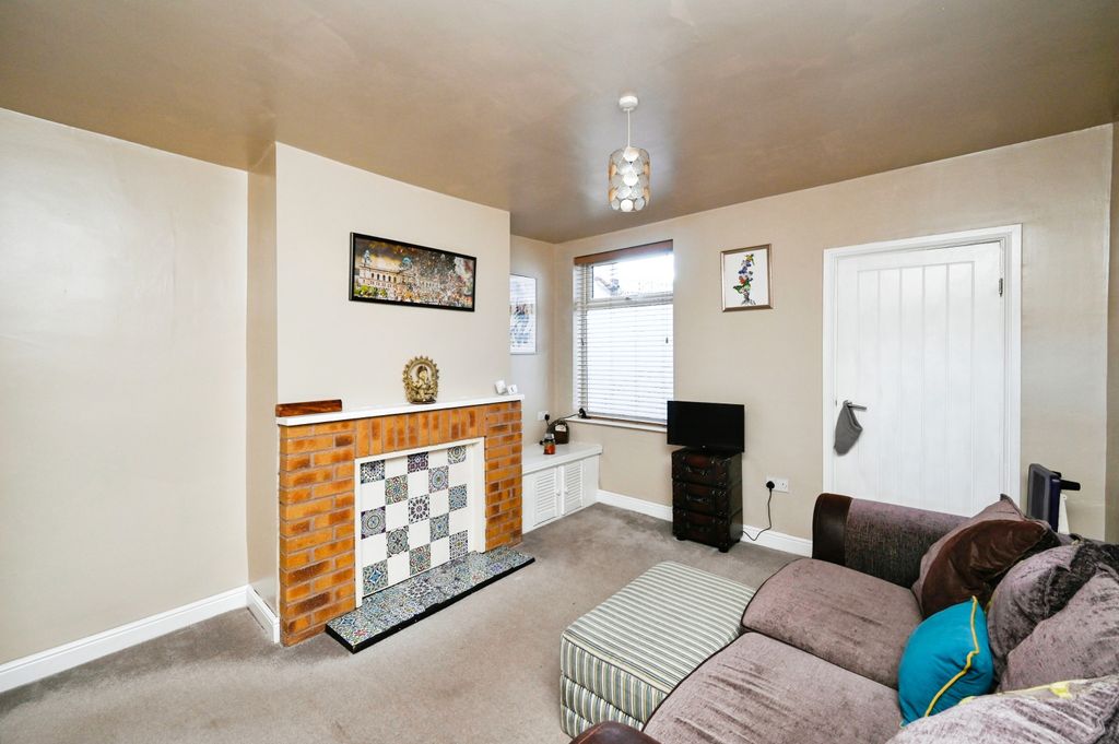 Property photo 3 of 15