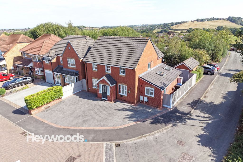 Property photo 1 of 53