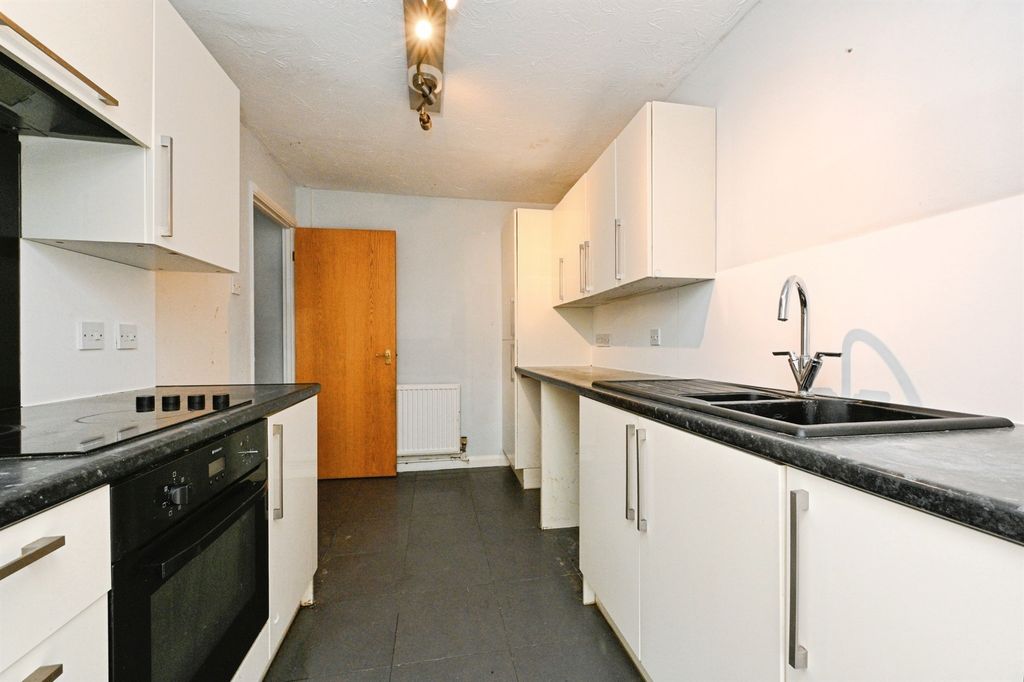 Property photo 3 of 14