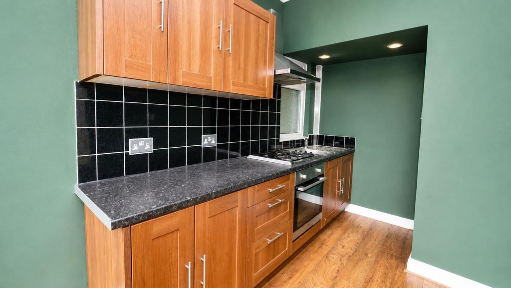 Property photo 3 of 12 Kitchen.Png