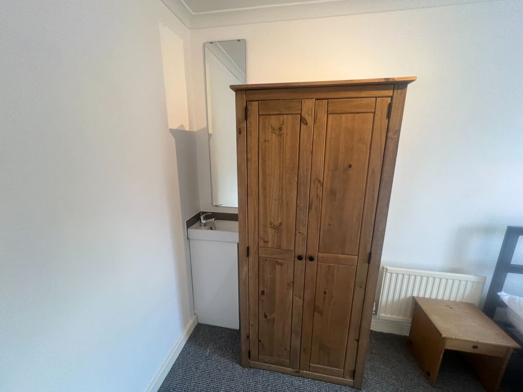 Property photo 2 of 3