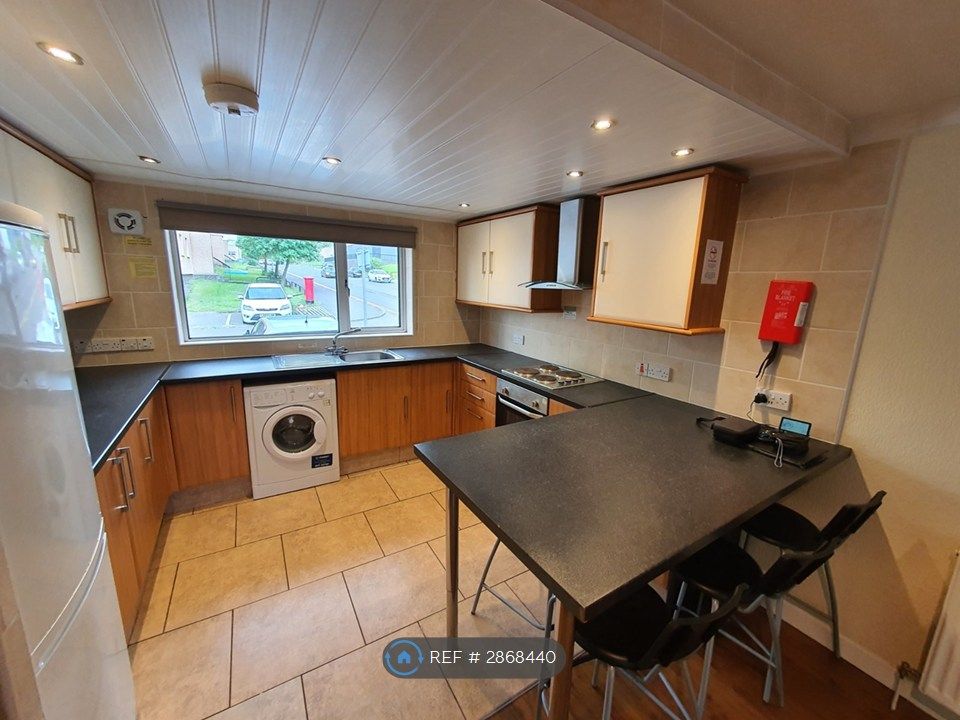 Property photo 3 of 12