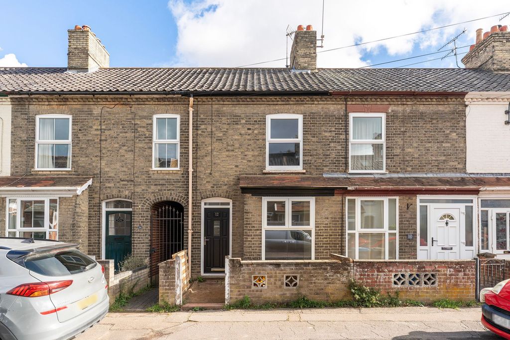 Property photo 1 of 12