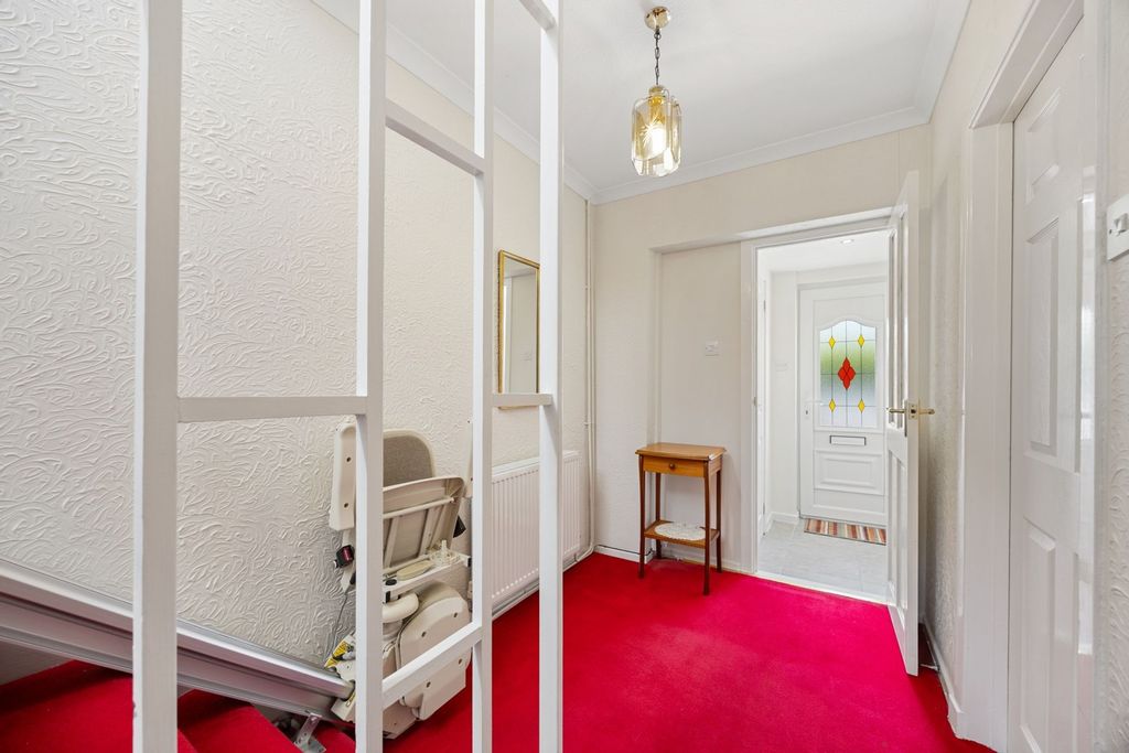 Property photo 3 of 31